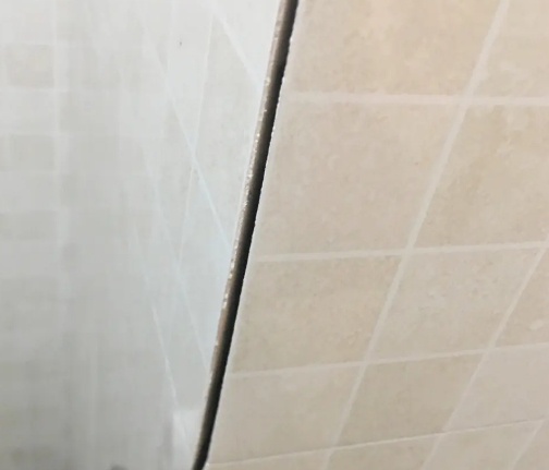 保靖瓷砖空鼓维修公司分享阳台瓷砖脱落的修复过程可以分为以下几个步骤